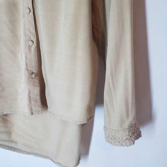 Solitaire button down lace accented tan XL blouse - Picture 3 of 7